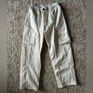 Nike Sportswear Essential - Women’s High-Rise Woven Cargo Pants